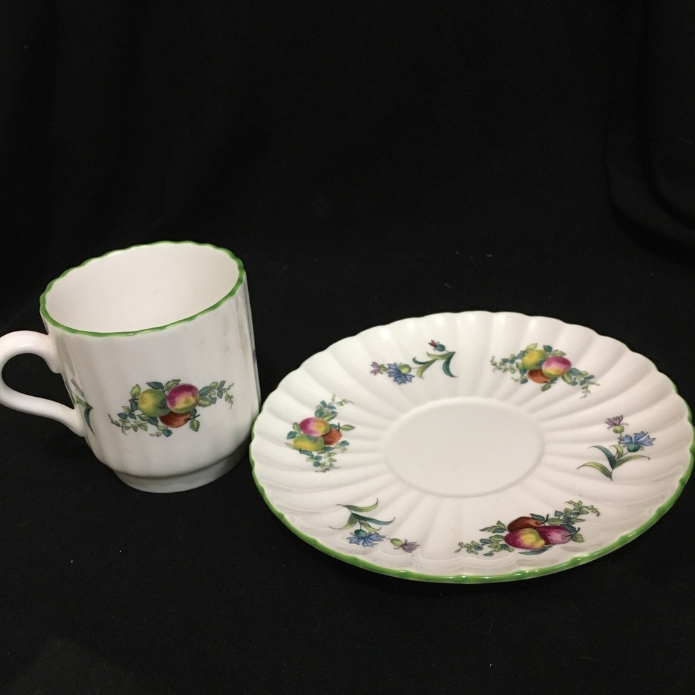 Spode Miniature Cup and Saucer, Fruit Scallop Design with Green Border - Picture 3 of 10